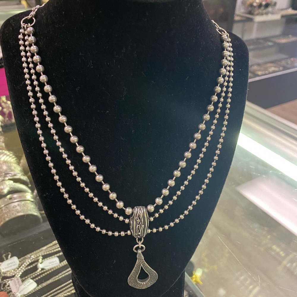 Rare Silpada Sterling Silver Necklace ( FIRM )
✨I have 2 available✨